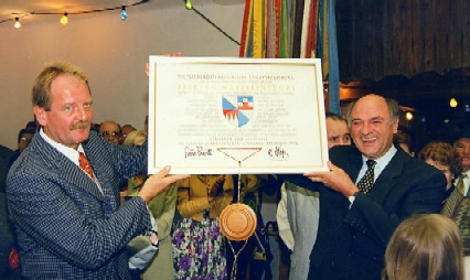 Wappenverleihung 1998, LH Erwin Pröll, Bgm. Labenbacher